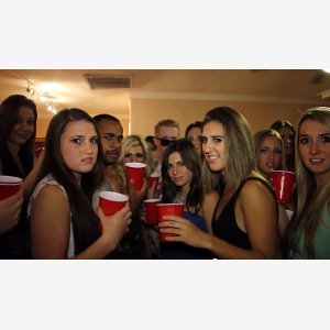 Party Looking Disturbing Fete Regarder Gener Deranger meme template